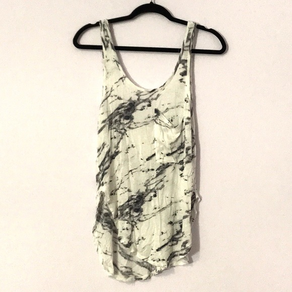 Me to We Tops - FLASH SALE ⭐️ grey and white tank style top